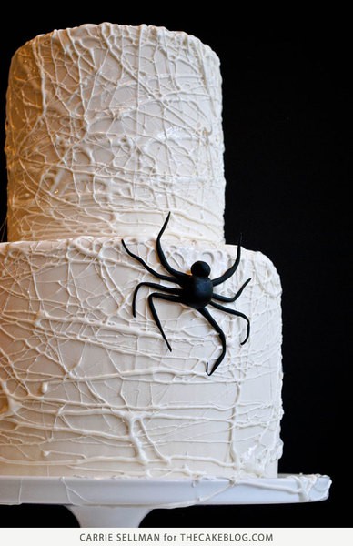 Торта с паяк и паяжина