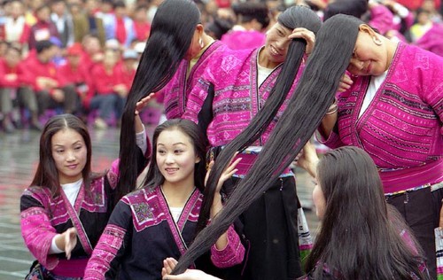 Жените от това китайско село режат косите си само веднъж в живота