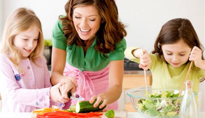 5 лесни начина да накарате детето си да се храни здравословно