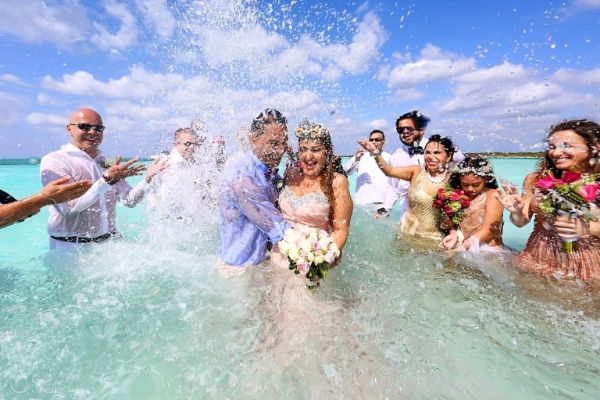 Да се омъжиш насред Карибско море: Вижте нестандартната сватба