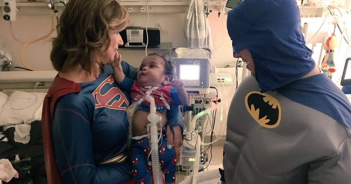 Малко чудо: Бебче бе изписано от болницата след 500 дни престой