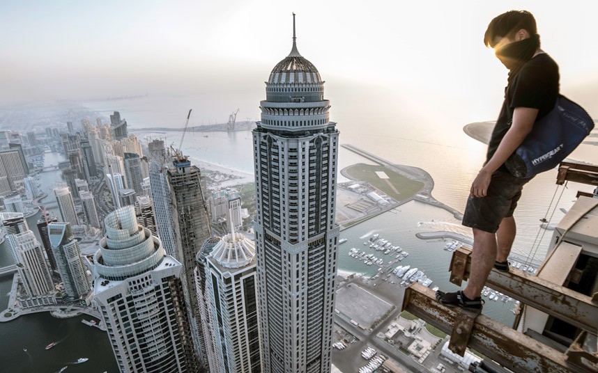 Да изкачиш небостъргач в Дубай (Видео)