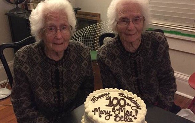 Запознайте се със 100-годишните близначки, които никога не са се разделяли