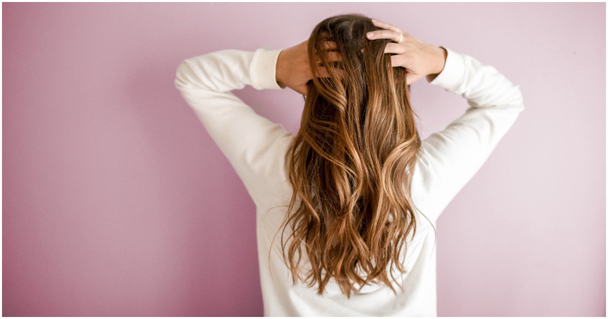 7 причини защо косата ни се ОМАЗНЯВА лесно и как да се справим