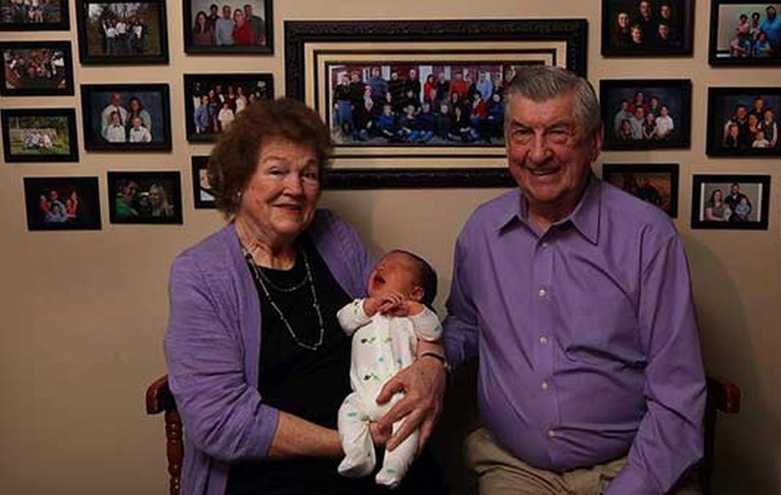 Невероятно: Американци отпразнуваха раждането на стотното си внуче