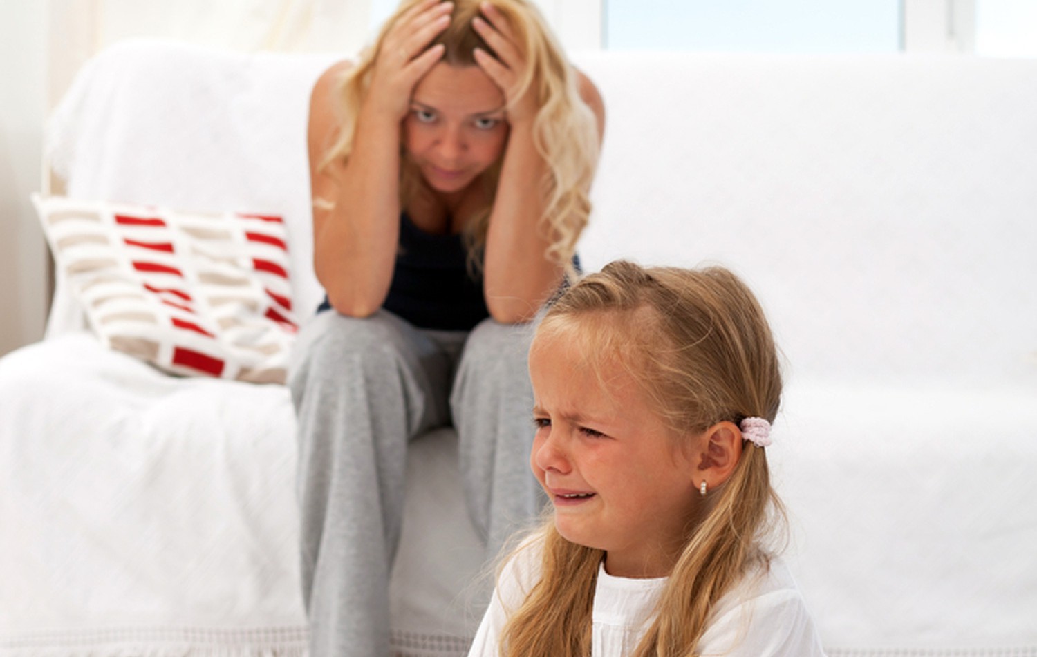 Как да се справим с цупенето и хленченето на децата