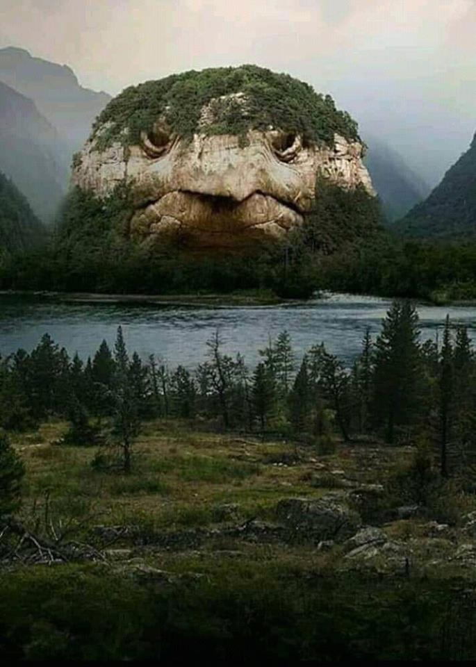 Планина, оформена като глава на костенур