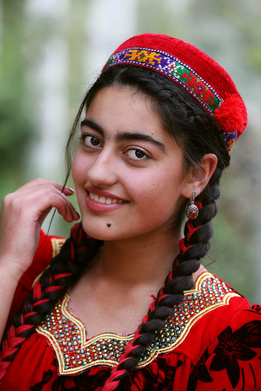 Момиче от областта Шугнан, Афганистан