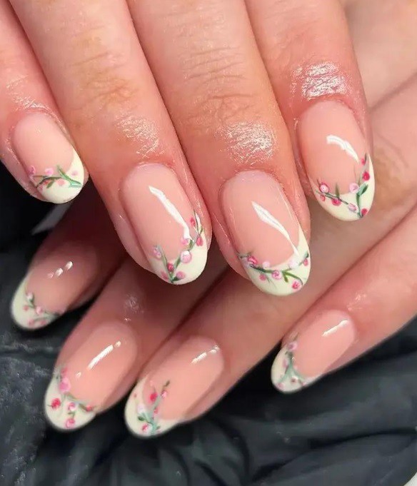 Френски флорален маникюр за пролетта