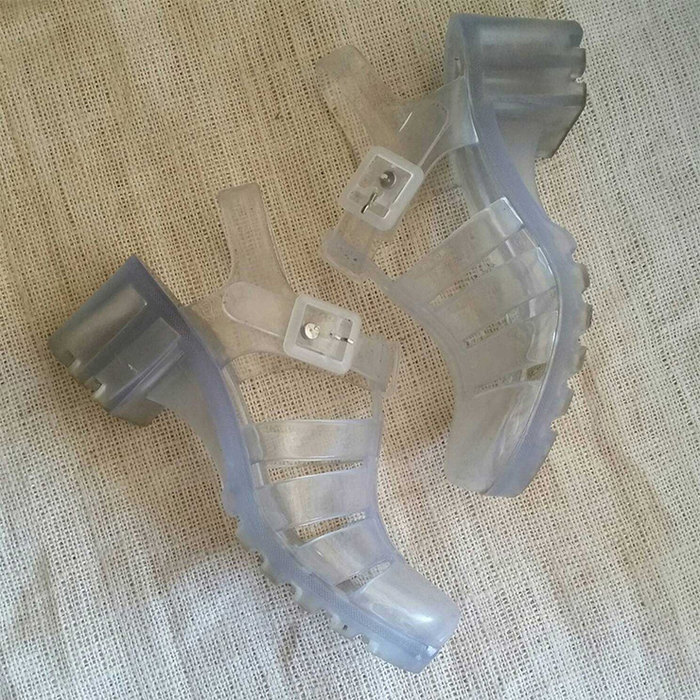 Прозрачни гумени сандали