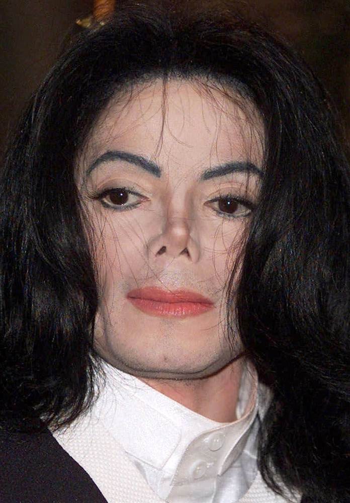 Майкъл Джексън през 2001 година