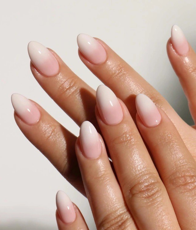 Градиентен френски маникюр