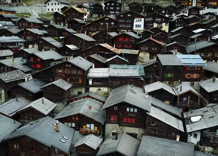 Приказното швейцарско село Албинен