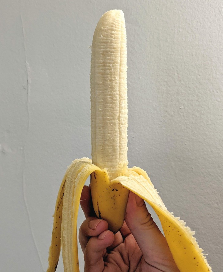 Необичайно прав банан