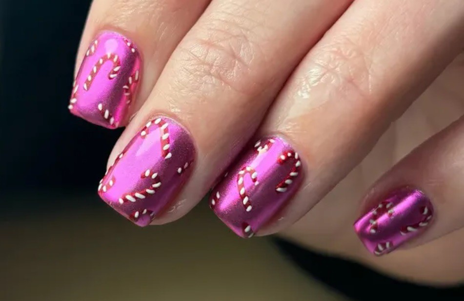 Празник с хромиран фон