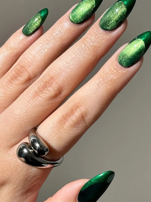 Вълшебен френски маникюр