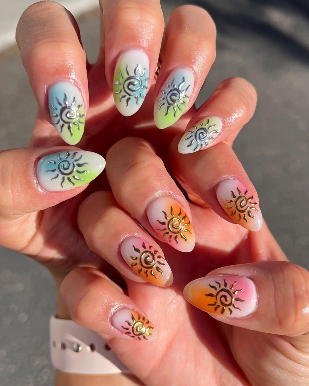 Актуални пролетни маникюри