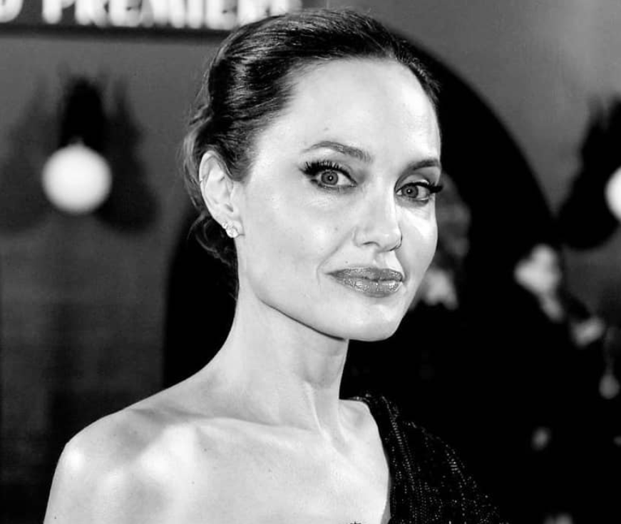 Стилът на Джоли 