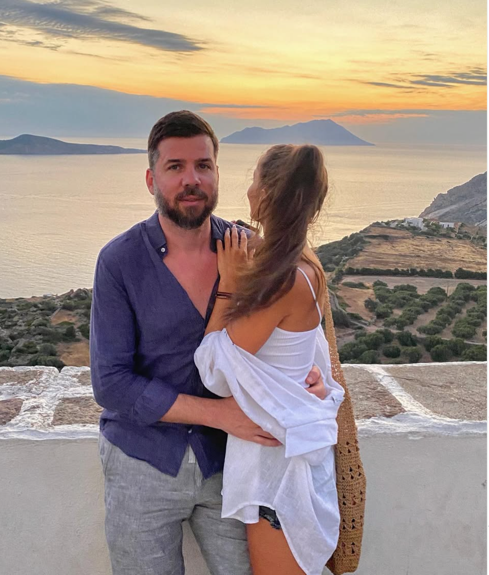 Мая с бащата на децата си