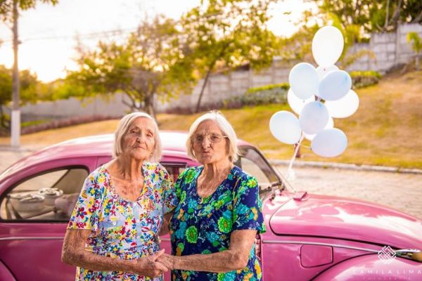 100-годишни близначки