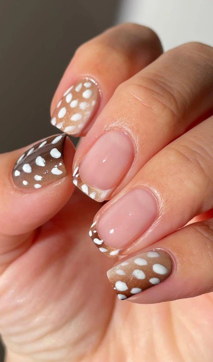 Маникюр с еленов принт