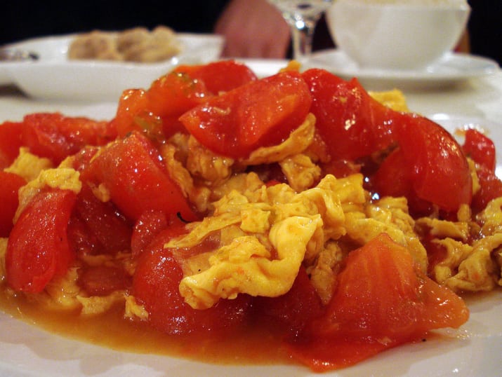 Китай: Бъркани яйца с домати
