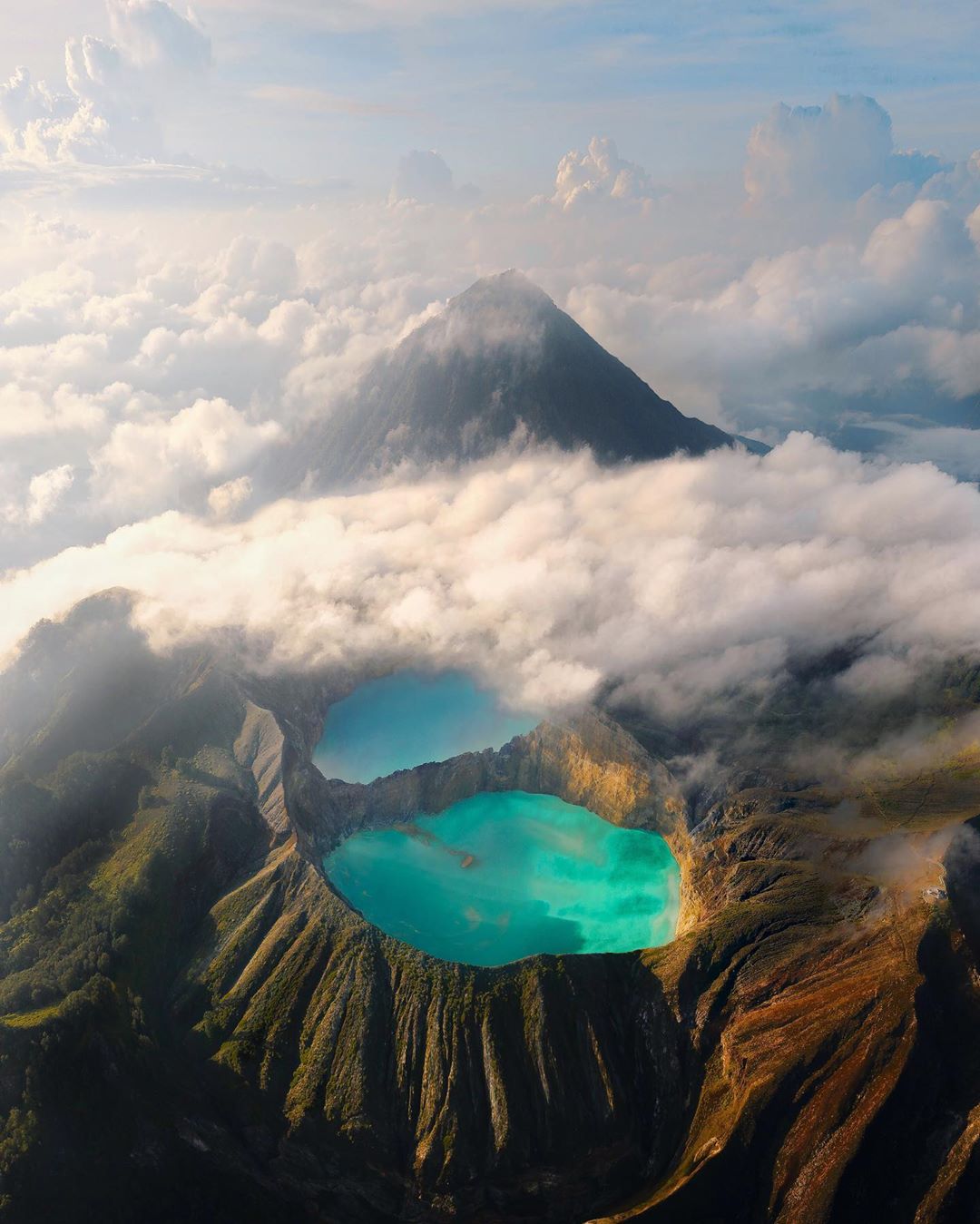 Кели Муту, вулкан в Индонезия