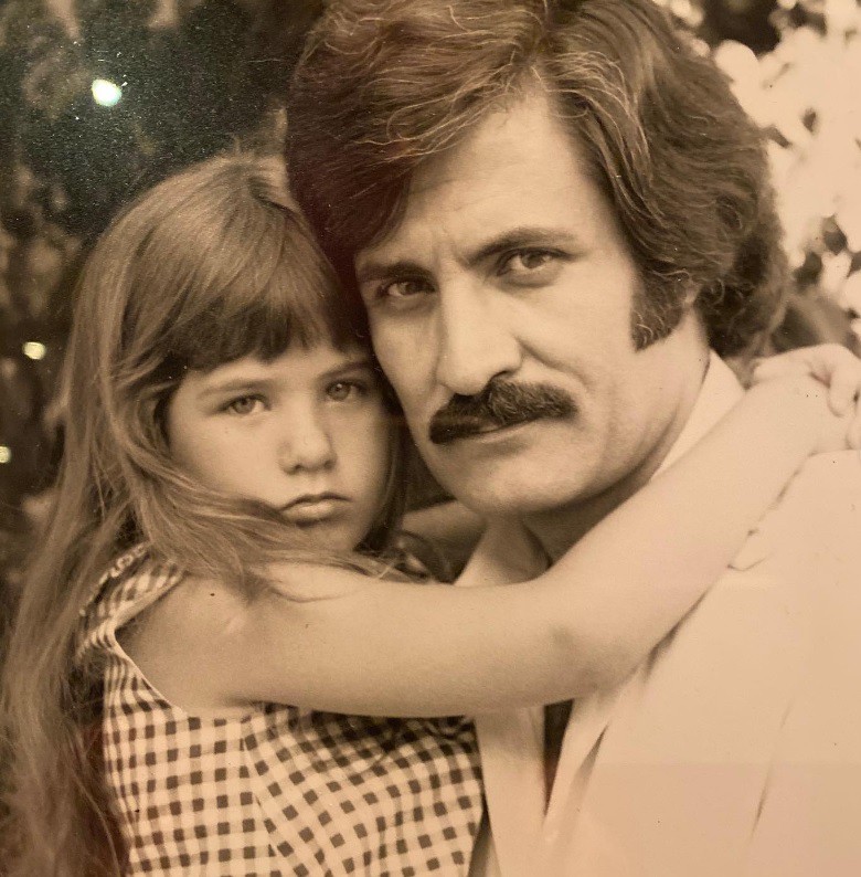 Джен с баща си в детските си години