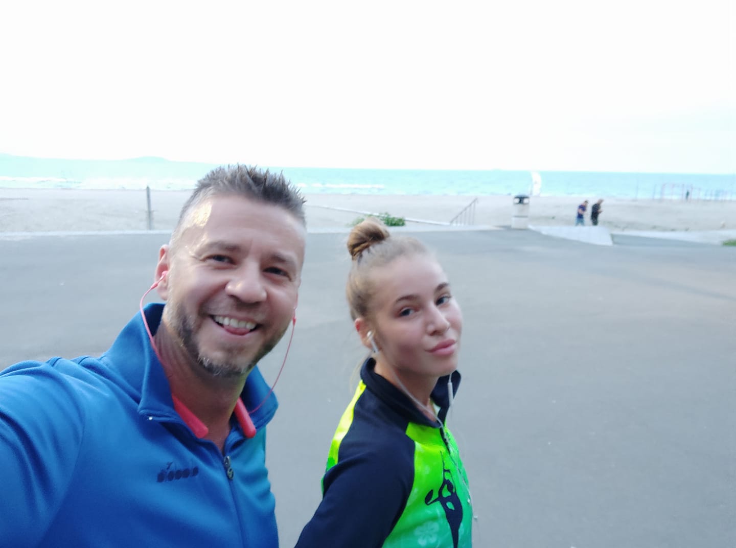 Киара като малка с баща си