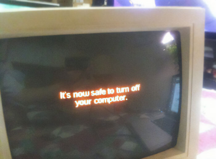Пред компютъра