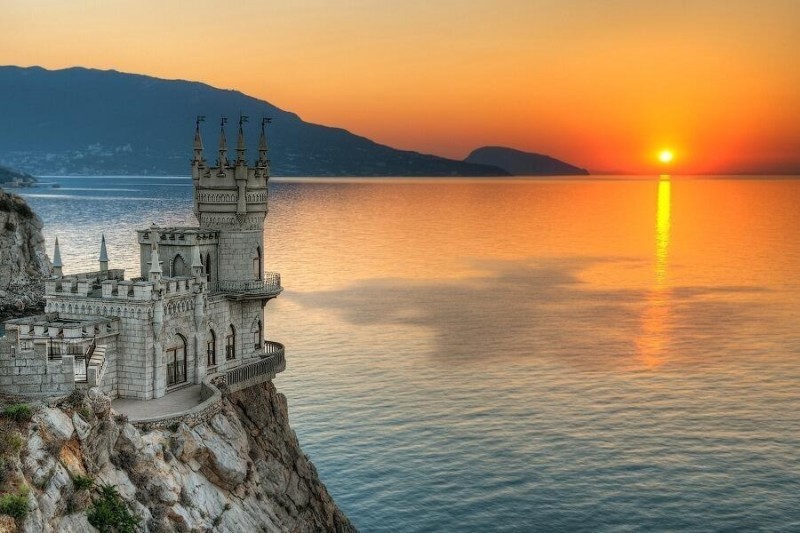 Замъкът Лястовиче гнездо, Крим