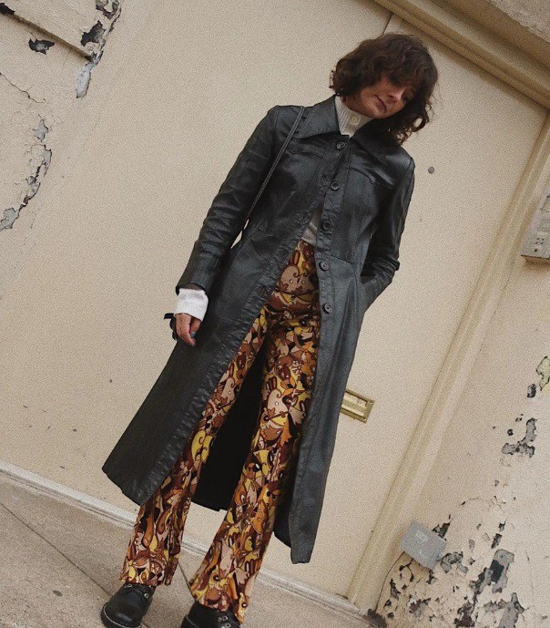 Пуловер + кожено палто + панталон с щамп