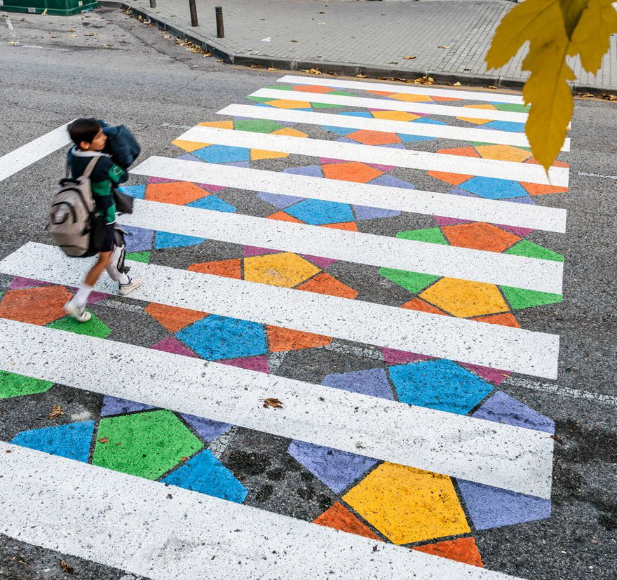 Цветните пешеходни пътеки