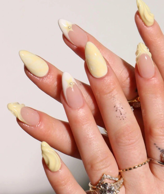 Маникюр с маслен ефект