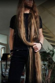 Hairfreaky long hair, блогър