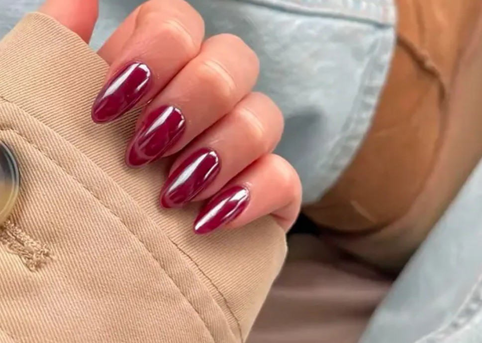 Глазура с цвят на червена боровинка