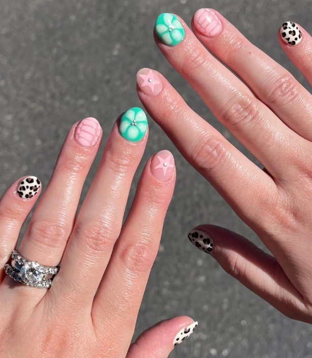 Актуални пролетни маникюри