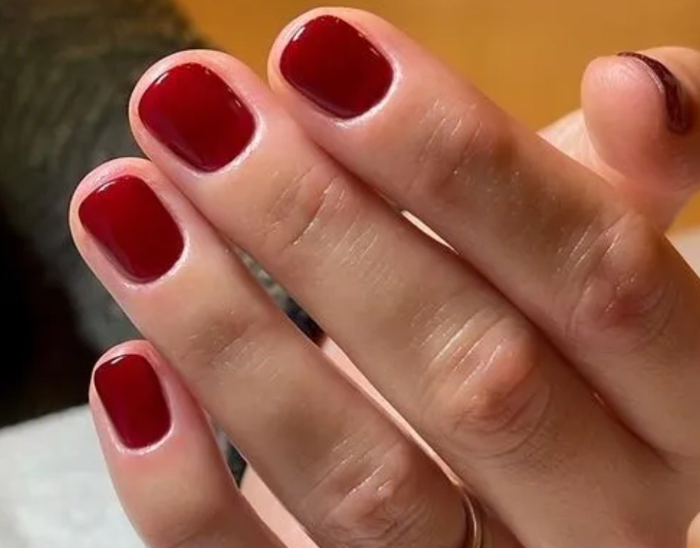 Чаша червено вино