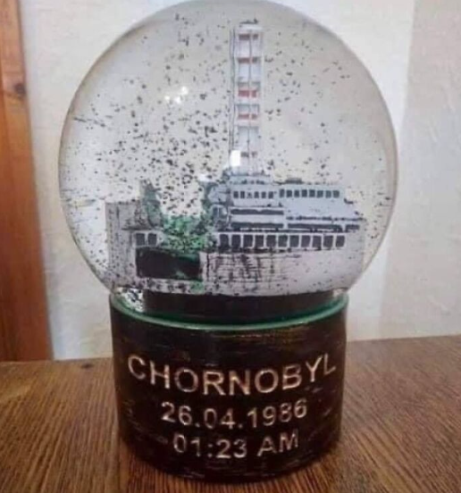 Преспапие с Чернобил