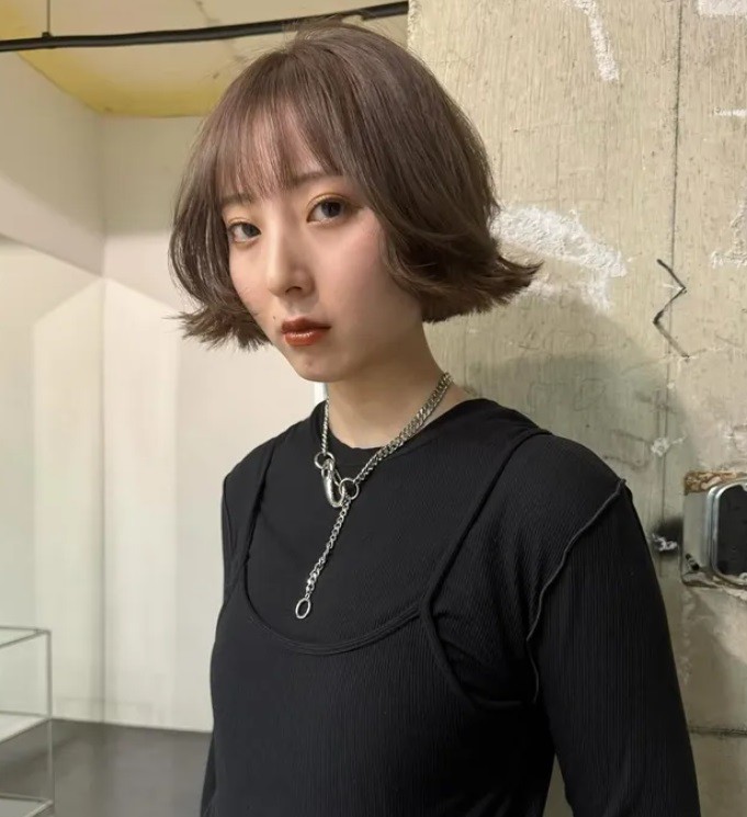 Кашмирена брюнетка