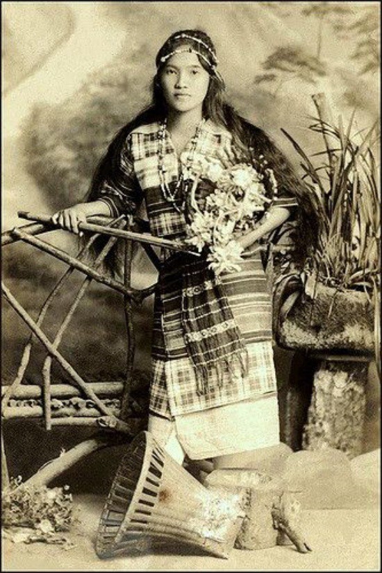 Жена от остров Лусон, Филипините