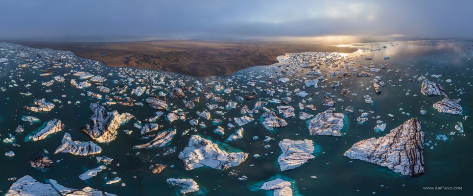 Ледниковото езеро Йокулсарлон, Исландия