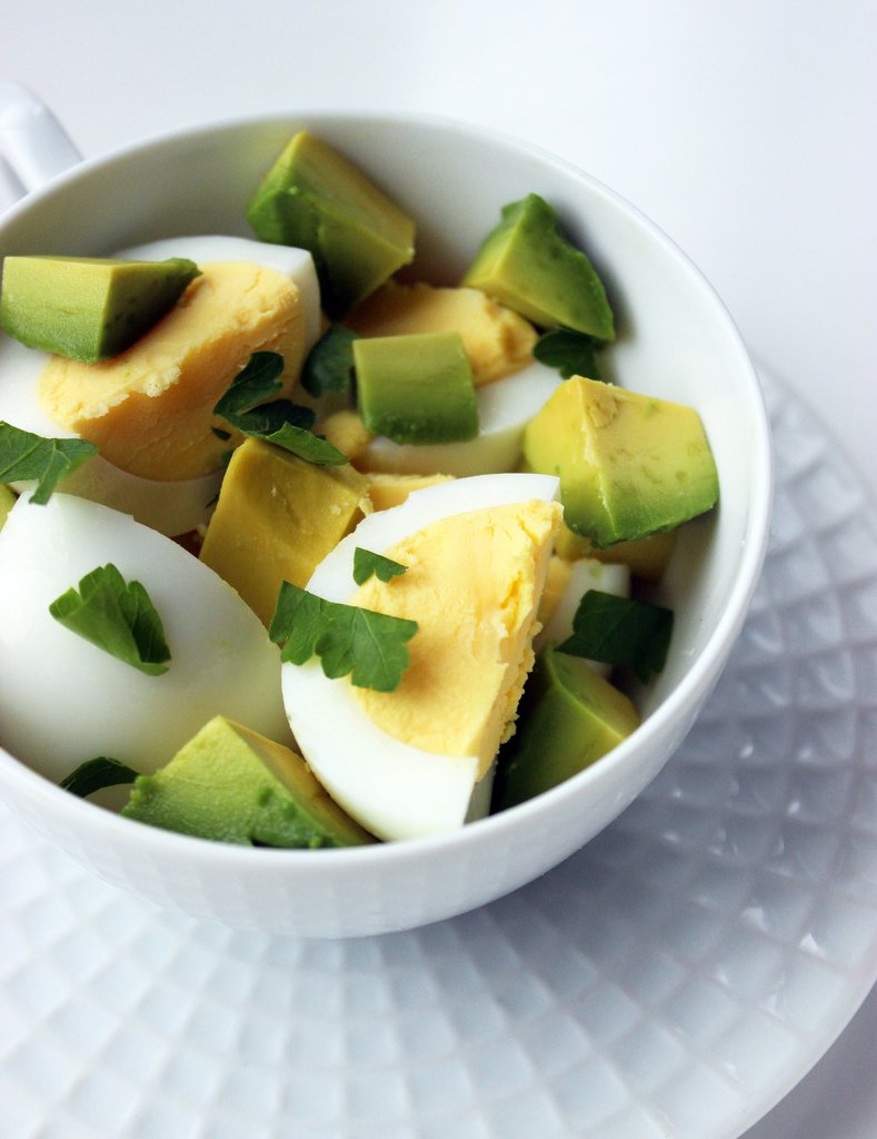 3. Варени яйца с авокадо