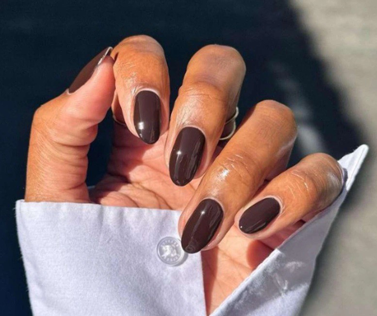 Монохромен маникюр