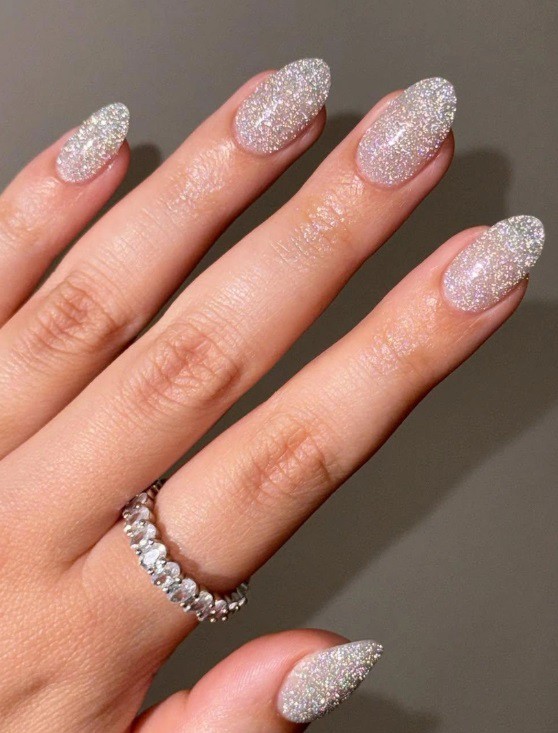 Маникюр с брокат