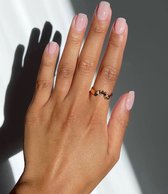 Млечен маникюр