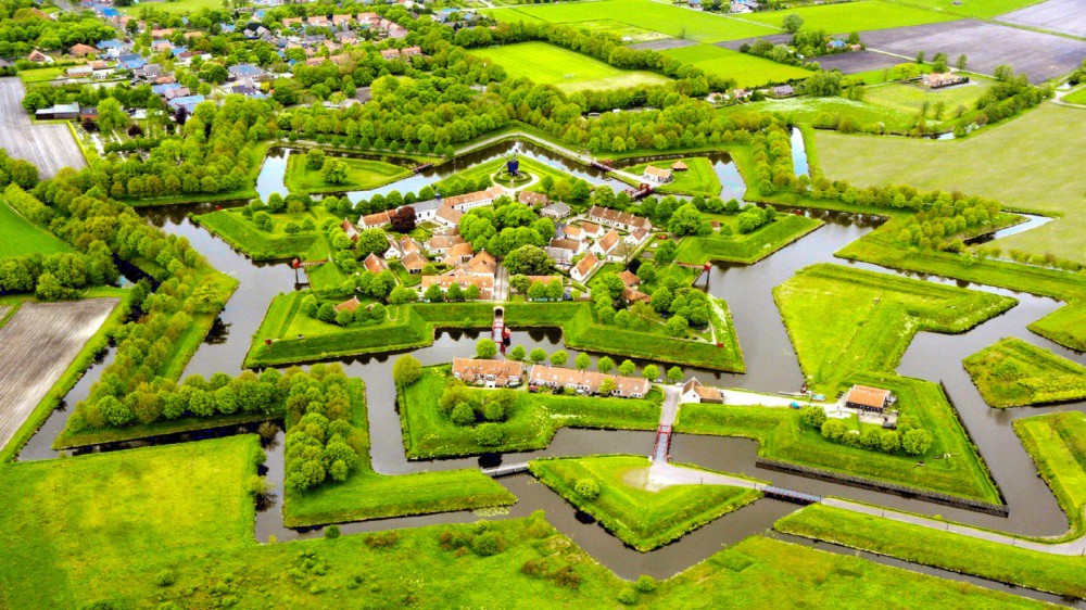3.Крепостта Буртанж, Холандия