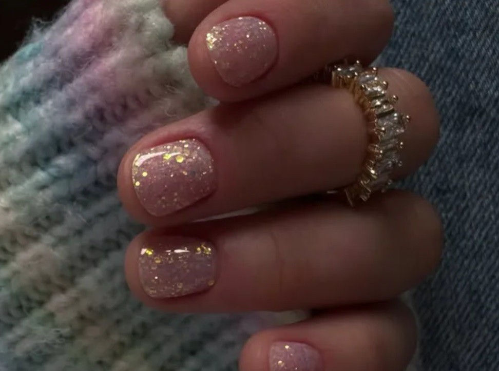Маникюр с блясък