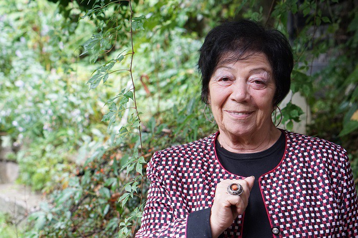 Божана Апостолова