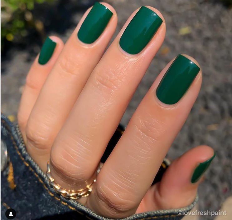 Тъмнозелени нокти